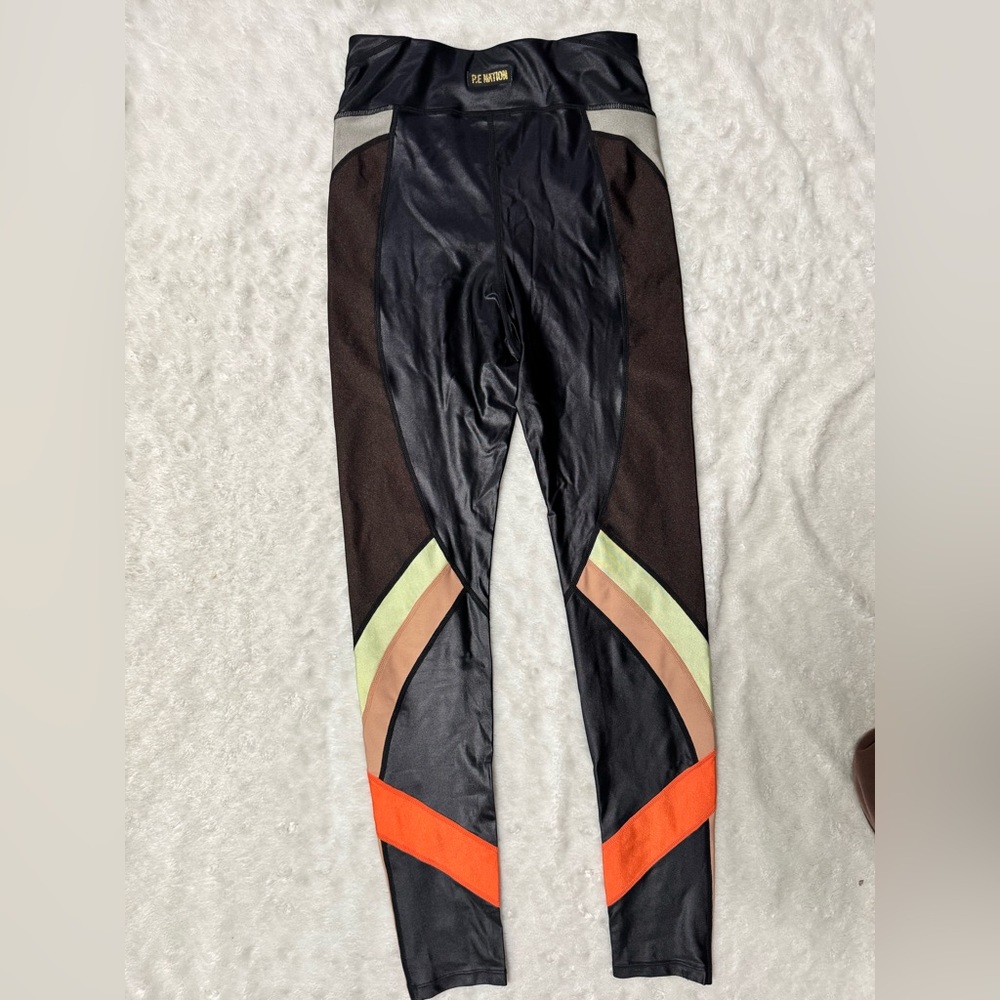 P.E Nation SUPERSTAR LEGGING IN BLACK - Picture 6 of 14